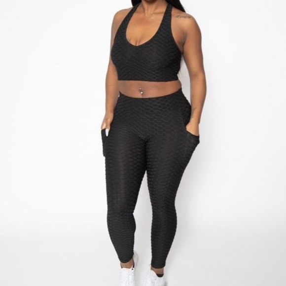 Black Very stretchy two piece work out set - Picture 5 of 6